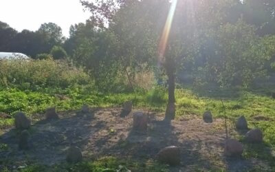 WIECZ0RNA MEDYTACJA W KAMIENNYM KRĘGU W RACZKOWIE
